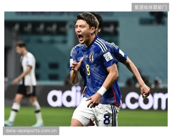 伊东纯也的速度和传中是日本队边路进攻的常规武器，将继续扮演重要角色。